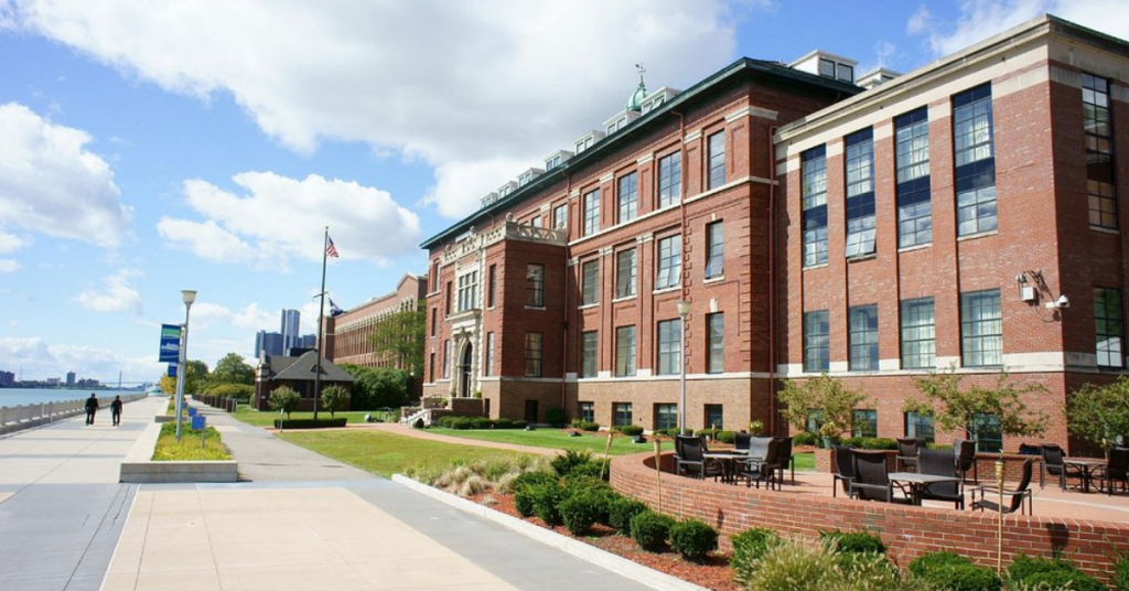 Roberts Riverwalk Urban Resort