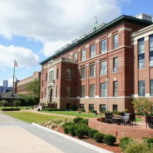 Roberts Riverwalk Urban Resort